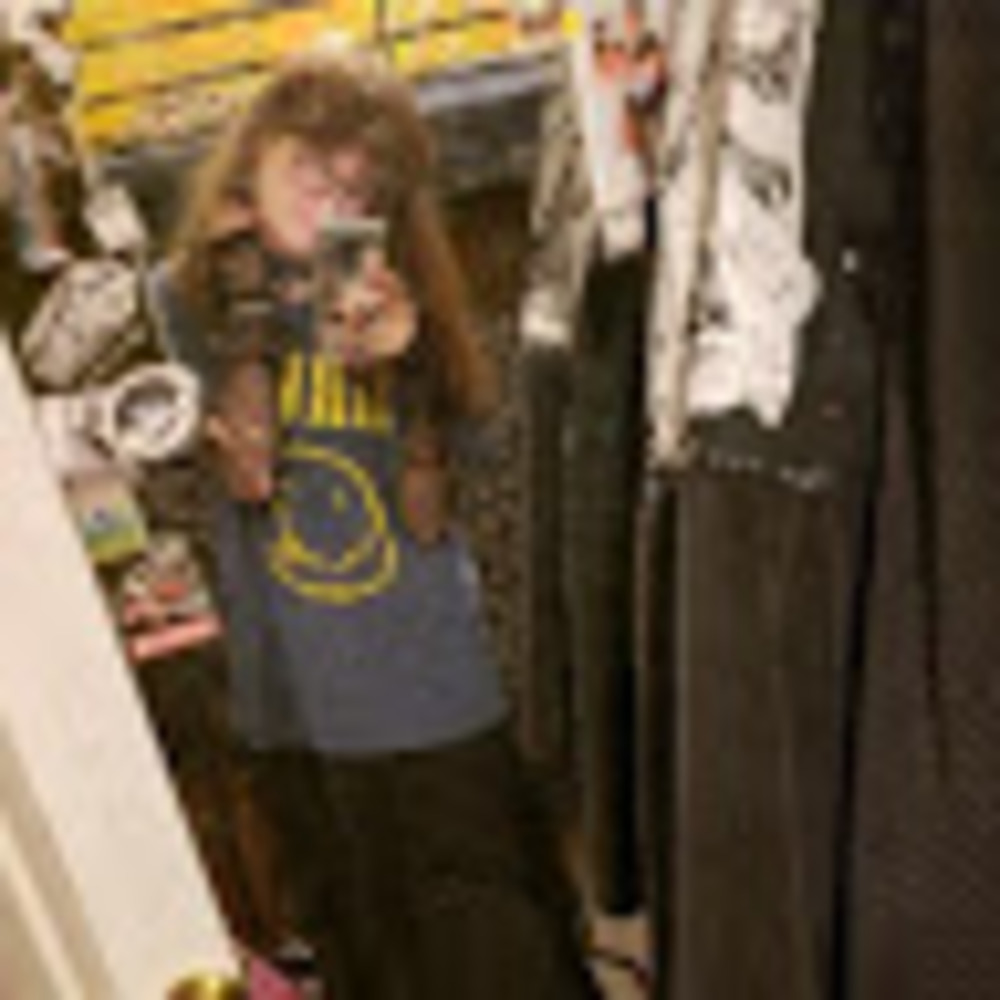 Meet your Posher, Ella